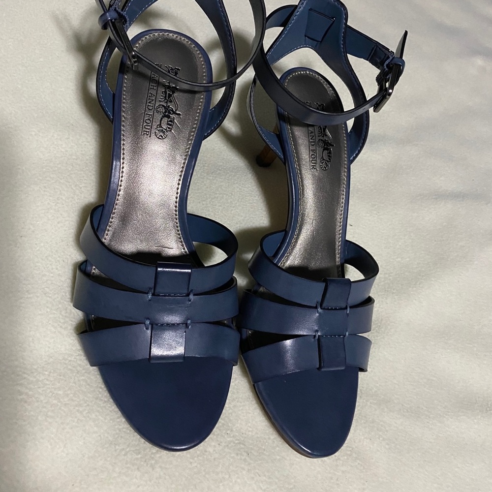 Coach and Four Blue Ankle Strap Size 5 1/2 - Picture 4 of 8